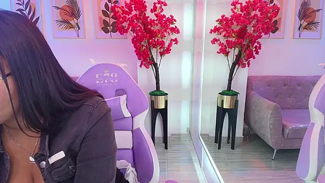 Anie johnson online show from 05/27/26, 01:57