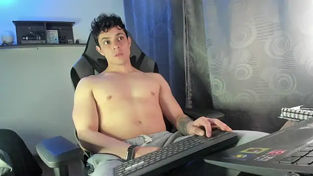 yourfavoriteboy   online show from 09/20/25, 05:45