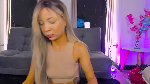 jennie whitee online show from 11/20/25, 11:33