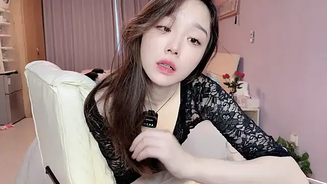 Y2Luvk online show from 10/06/25, 12:01