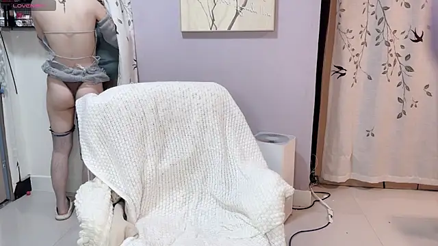 Y2Luvk online show from 12/18/25, 09:29