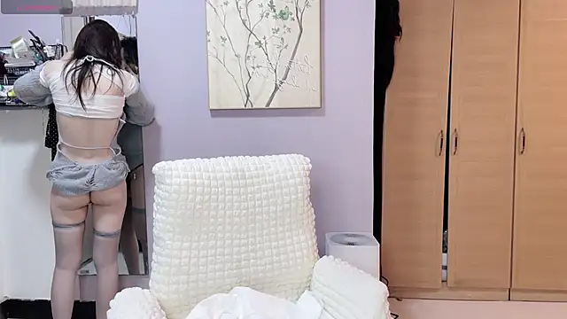 Y2Luvk online show from 11/10/25, 09:20