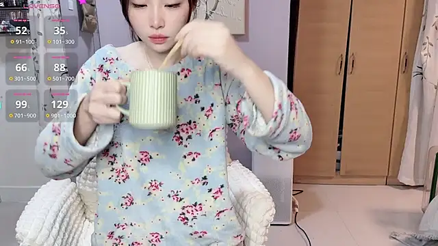 Y2Luvk online show from 11/27/25, 10:21