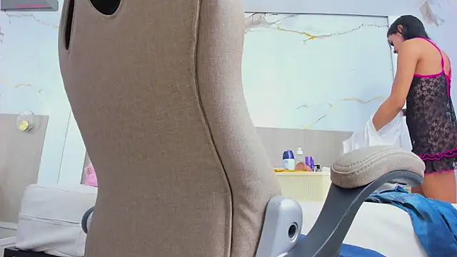 valirya devote online show from 10/21/25, 03:17