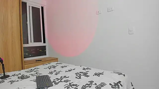 Ivy smithf online show from 02/25/26, 03:18