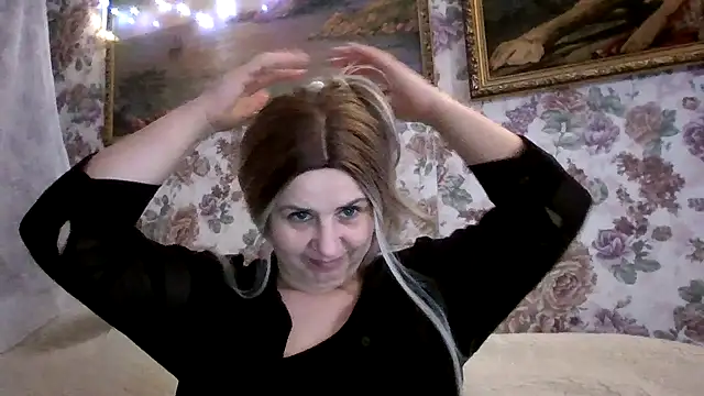 LustyyX online show from 04/18/26, 04:09