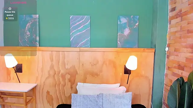 halleylorens online show from 02/19/26, 07:11