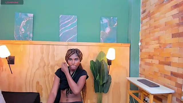 halleylorens online show from 04/16/26, 07:03