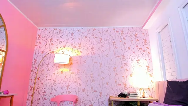 halleylorens online show from 05/16/26, 07:24