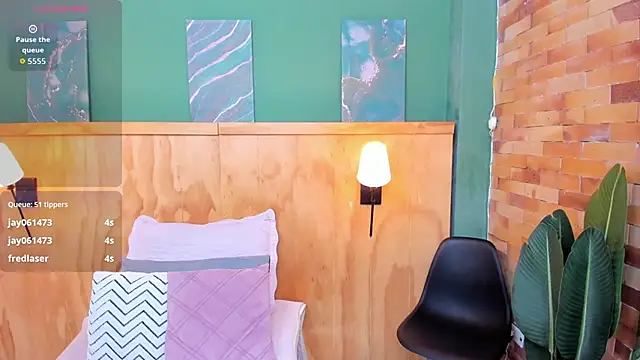 halleylorens online show from 03/11/26, 07:08