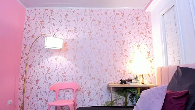 halleylorens online show from 05/12/26, 07:09