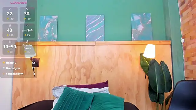 halleylorens online show from 03/03/26, 07:21