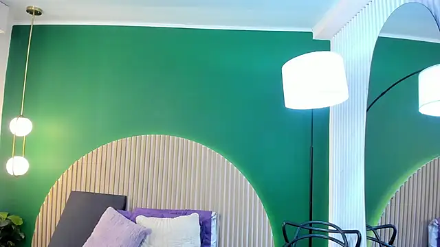 Snapshot of halleylorens chatting on 12/05/25, 07:12 halleylorens online show from 12/05/25, 07:12