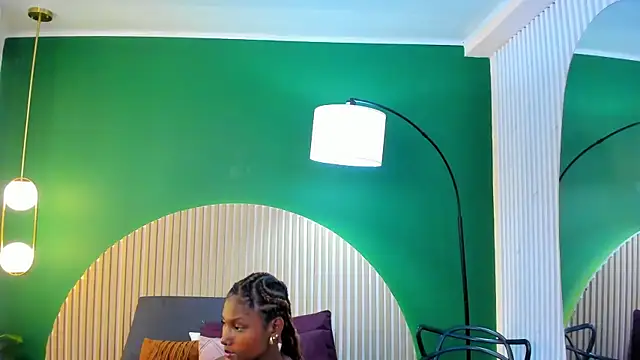 Snapshot of halleylorens chatting on 11/18/25, 07:17 halleylorens online show from 11/18/25, 07:17