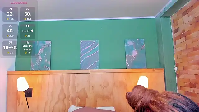 halleylorens online show from 03/26/26, 07:34