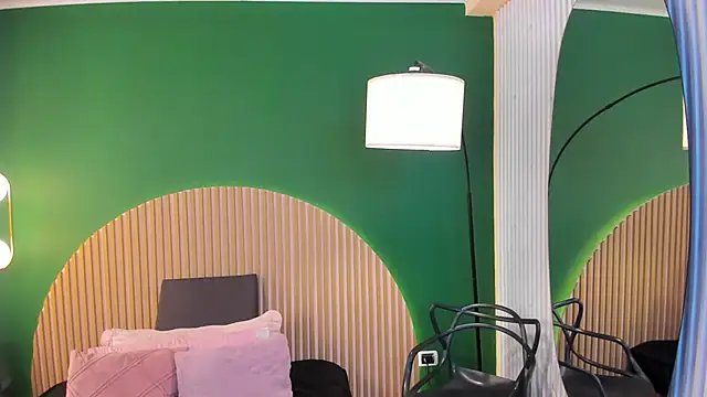 halleylorens online show from 02/12/26, 05:07