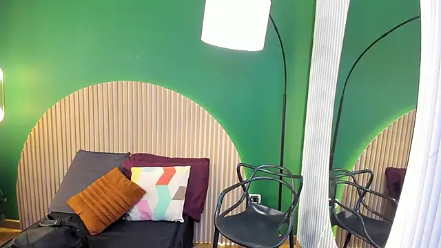 Snapshot of halleylorens chatting on 11/13/25, 07:18 halleylorens online show from 11/13/25, 07:18