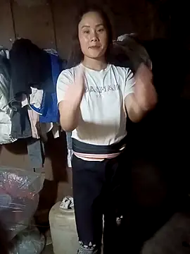 Snapshot of Ruaiuoi chatting on 02/16/26, 12:48 Ruaiuoi online show from 02/16/26, 12:48