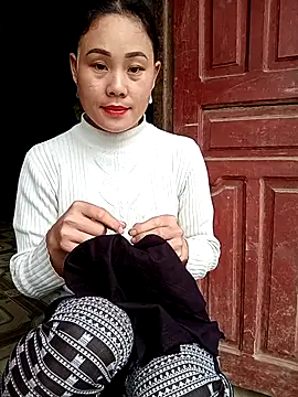 Snapshot of Ruaiuoi chatting on 02/17/26, 12:52 Ruaiuoi online show from 02/17/26, 12:52