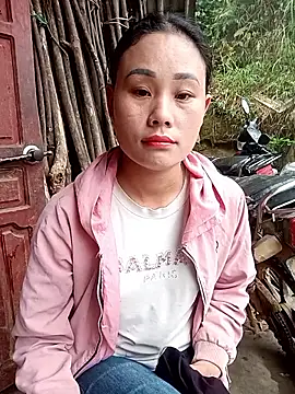 Snapshot of Ruaiuoi chatting on 02/18/26, 01:03 Ruaiuoi online show from 02/18/26, 01:03