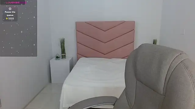 SarayVega  online show from 10/07/25, 07:37
