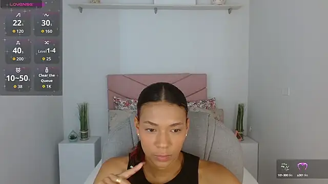 SarayVega  online show from 10/03/25, 07:15