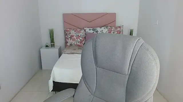 SarayVega  online show from 09/12/25, 07:13