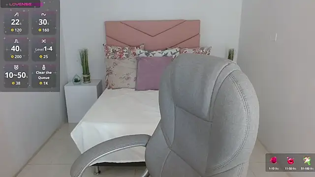 SarayVega  online show from 10/16/25, 07:11