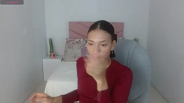 SarayVega  online show from 10/17/25, 07:26