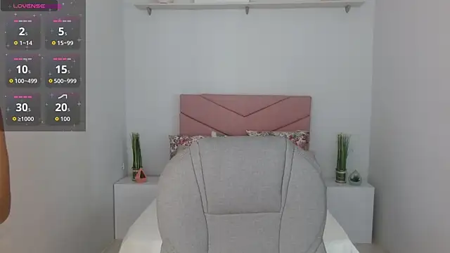 SarayVega  online show from 10/18/25, 07:27