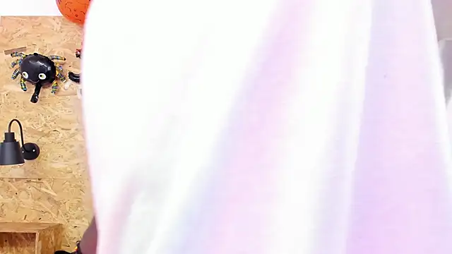 santiblack7 online show from 10/28/25, 07:46