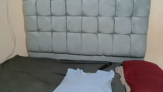 curveAss222 online show from 11/25/25, 02:45