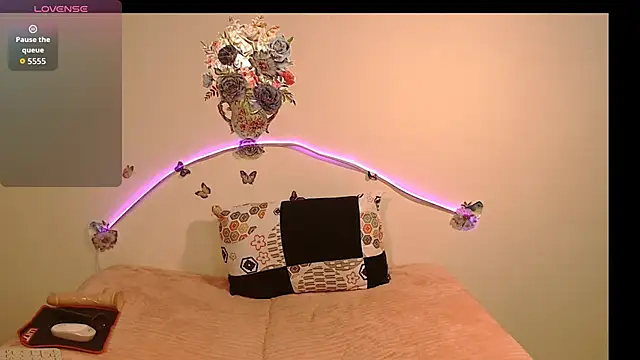 angelyxs online show from 09/11/25, 09:04