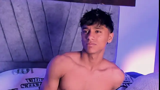 ZYZZ1312 online show from 10/22/25, 03:55