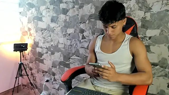 Snapshot of ZYZZ1312 chatting on 06/26/26, 06:58 ZYZZ1312 online show from 06/26/26, 06:58