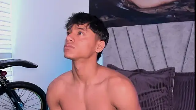 ZYZZ1312 online show from 11/11/25, 05:08