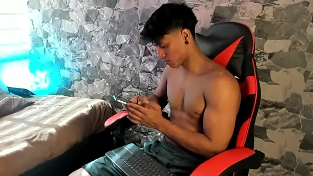 ZYZZ1312 online show from 05/26/26, 07:56