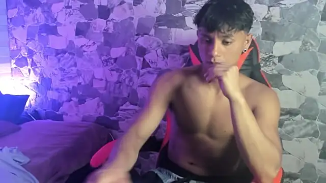 ZYZZ1312 online show from 04/17/26, 05:32