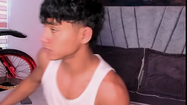 ZYZZ1312 online show from 11/05/25, 04:32