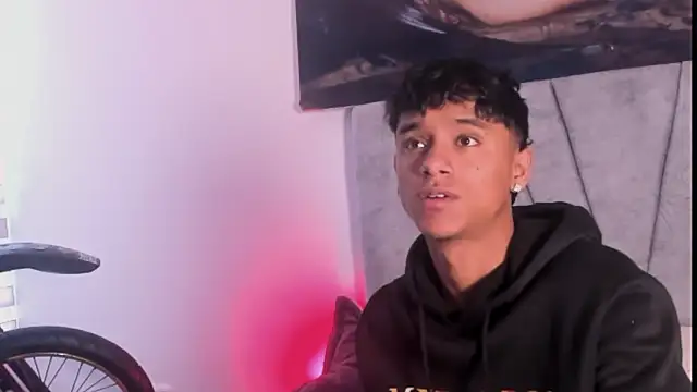 ZYZZ1312 online show from 12/02/25, 05:14