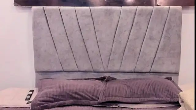 ZYZZ1312 online show from 12/13/25, 08:04