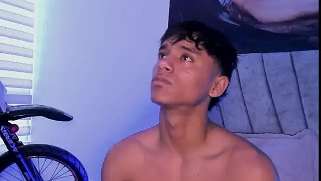 ZYZZ1312 online show from 10/28/25, 06:51