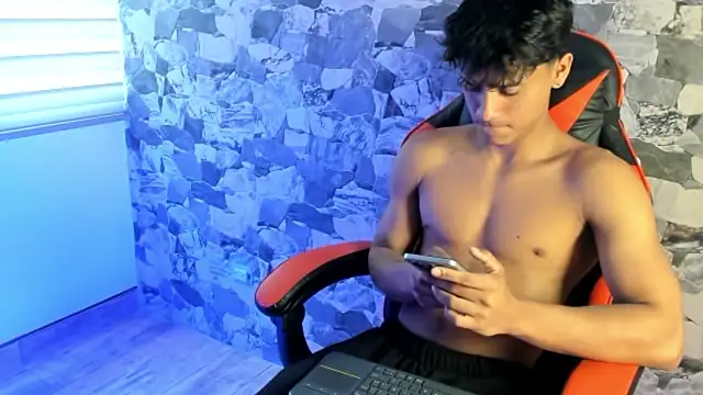Snapshot of ZYZZ1312 chatting on 07/17/26, 05:54 ZYZZ1312 online show from 07/17/26, 05:54