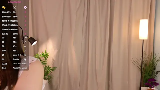 lisabaus online show from 10/28/25, 07:07