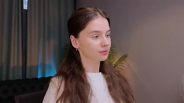 Olivia Farrell online show from 09/26/25, 12:34