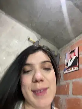 Sarita  Gomez online show from 12/22/25, 04:45