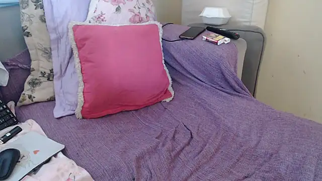 ayanahot  online show from 12/04/25, 09:52