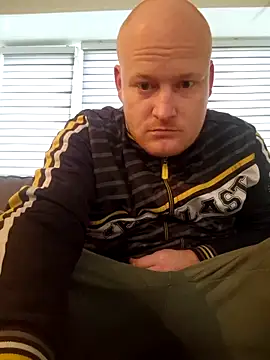 svenni2525 online show from 12/04/25, 10:36