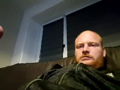 svenni2525 online show from 10/17/25, 12:14