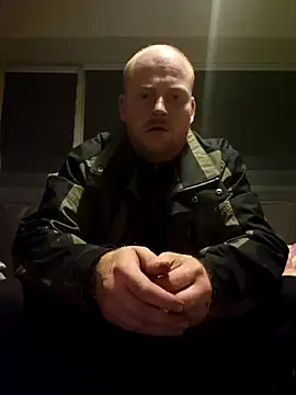 svenni2525 online show from 10/11/25, 06:20